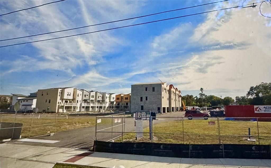 Recently Sold: $700,000 (3 beds, 3 baths, 2205 Square Feet)