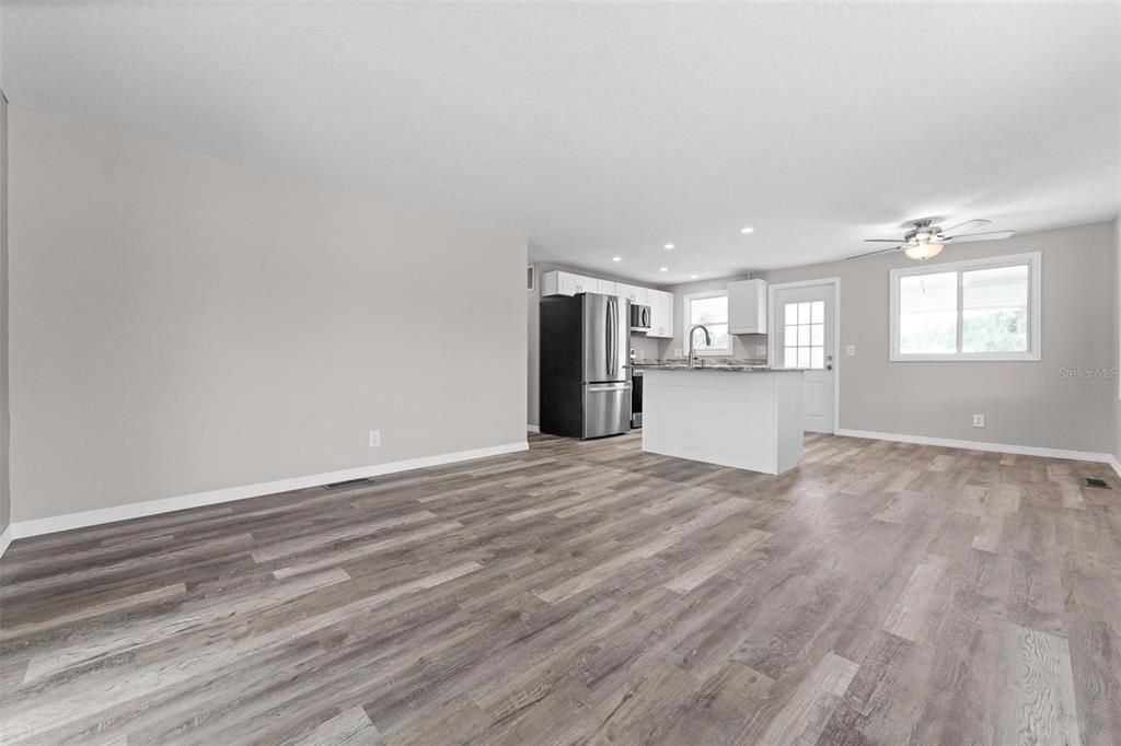 В аренду: $1,400 (2 спален, 2 ванн, 990 Квадратных фут)