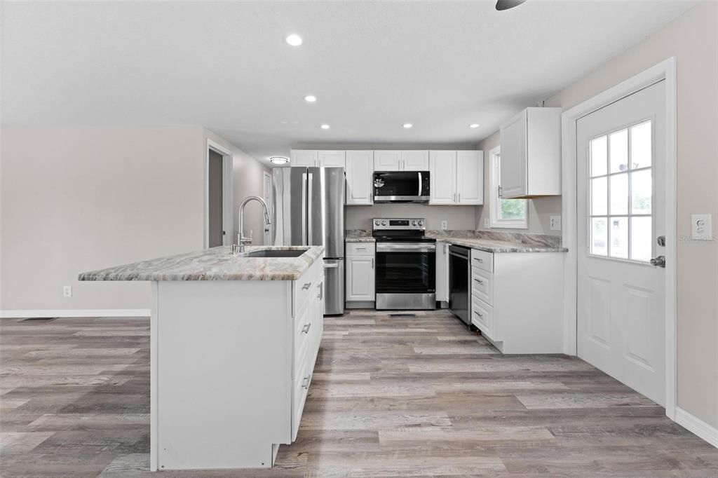 В аренду: $1,400 (2 спален, 2 ванн, 990 Квадратных фут)