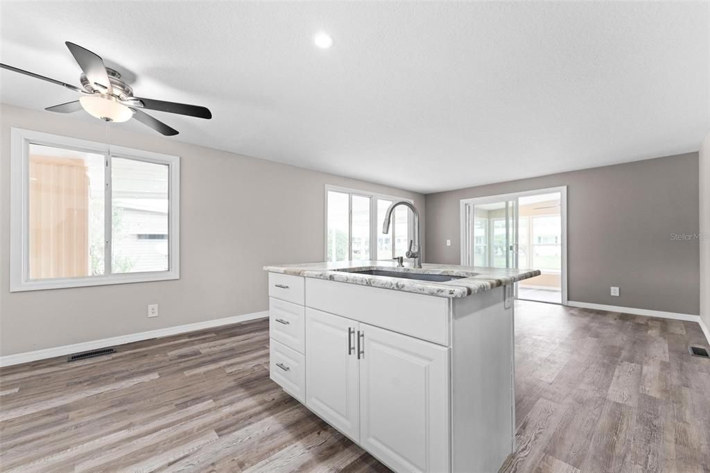 В аренду: $1,400 (2 спален, 2 ванн, 990 Квадратных фут)