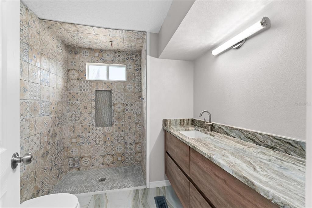 В аренду: $1,400 (2 спален, 2 ванн, 990 Квадратных фут)