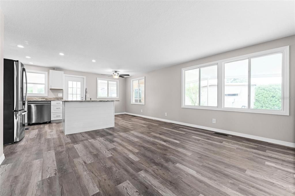 В аренду: $1,400 (2 спален, 2 ванн, 990 Квадратных фут)