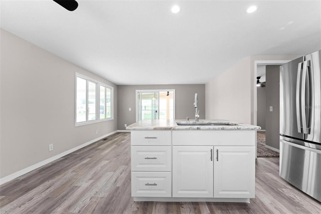 В аренду: $1,400 (2 спален, 2 ванн, 990 Квадратных фут)