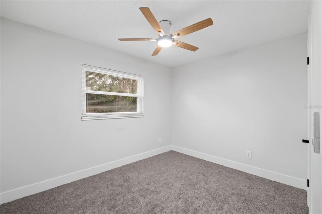 Под контрактом: $289,900 (3 спален, 2 ванн, 1314 Квадратных фут)