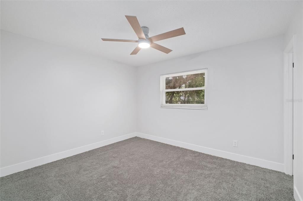 Под контрактом: $289,900 (3 спален, 2 ванн, 1314 Квадратных фут)