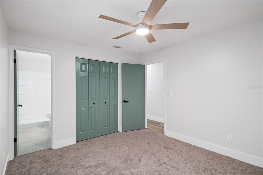 Под контрактом: $289,900 (3 спален, 2 ванн, 1314 Квадратных фут)