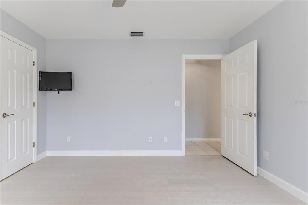 For Sale: $550,000 (3 beds, 2 baths, 3108 Square Feet)