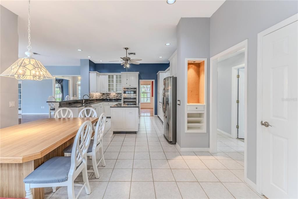 For Sale: $550,000 (3 beds, 2 baths, 3108 Square Feet)