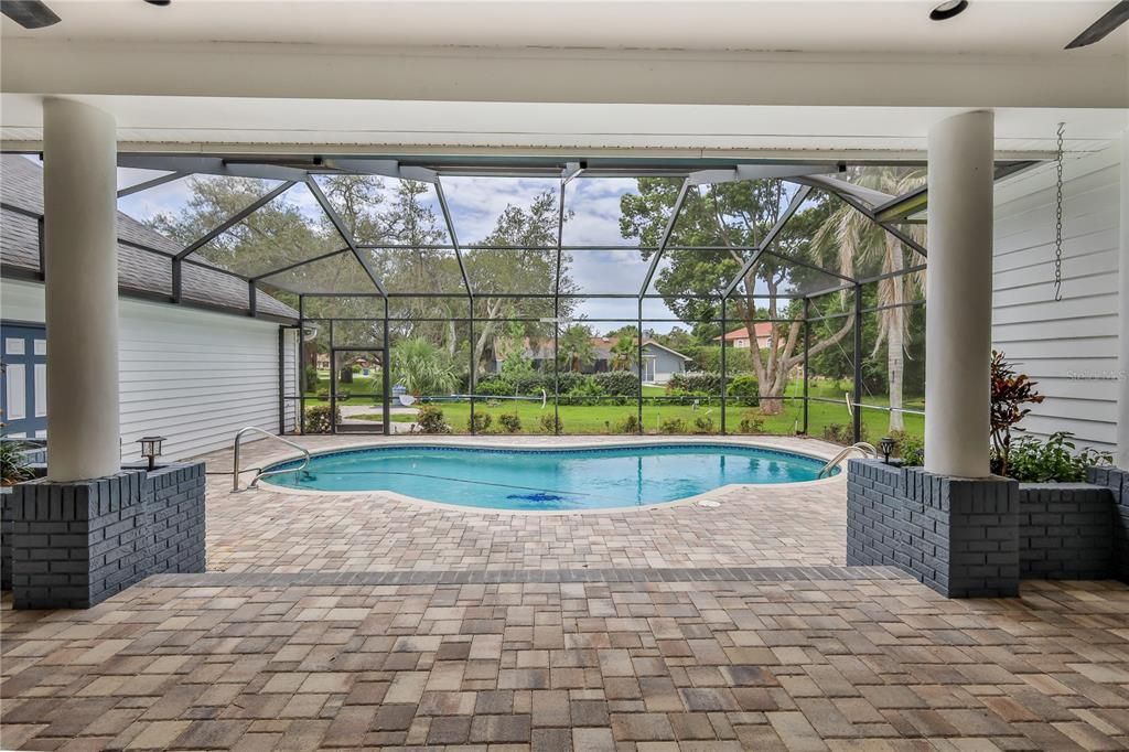 For Sale: $550,000 (3 beds, 2 baths, 3108 Square Feet)