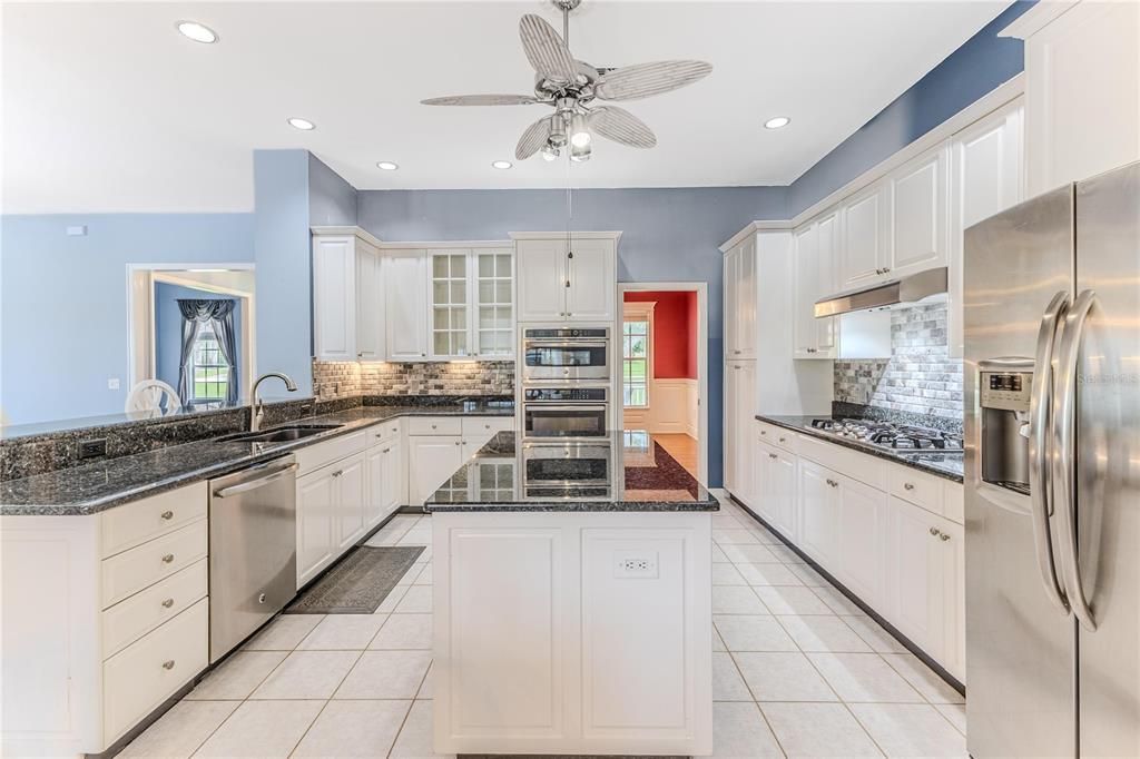 For Sale: $550,000 (3 beds, 2 baths, 3108 Square Feet)