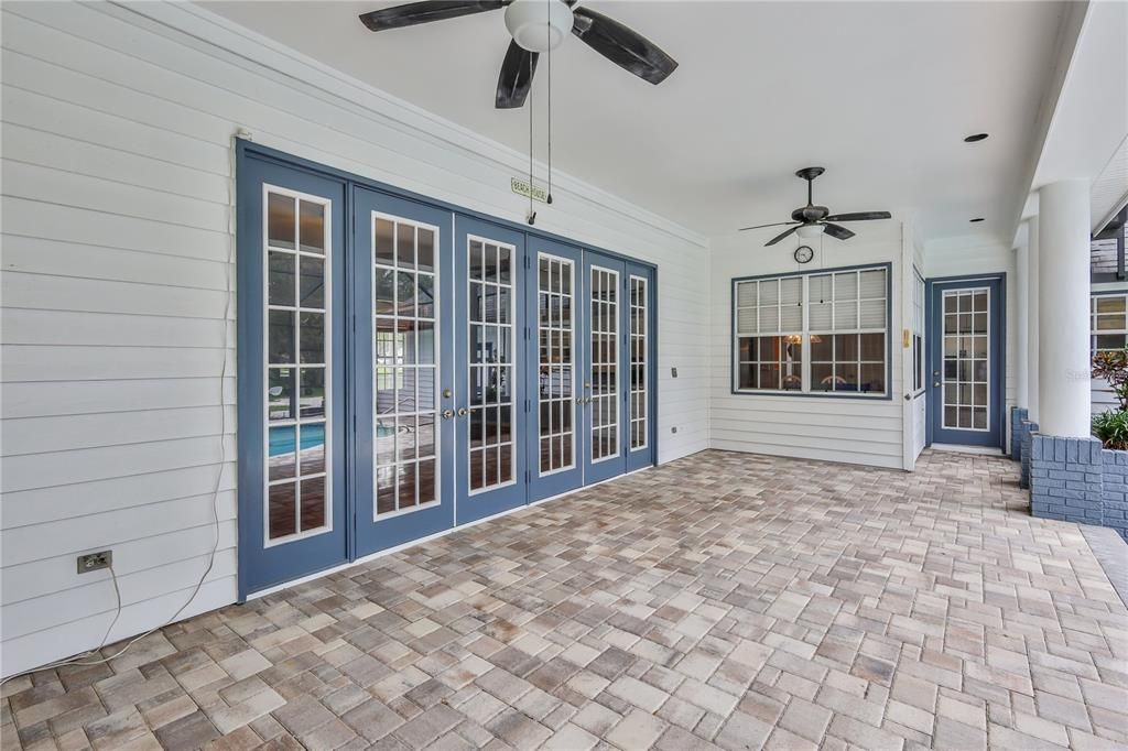 For Sale: $550,000 (3 beds, 2 baths, 3108 Square Feet)