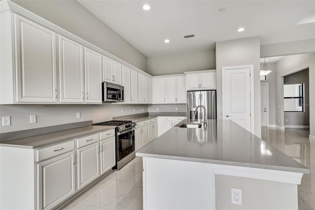 For Rent: $4,950 (4 beds, 4 baths, 3504 Square Feet)