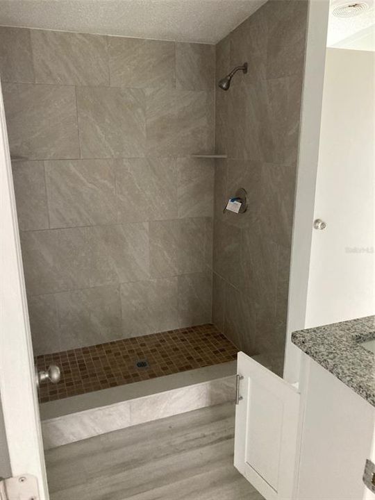 合同活跃: $114,610 (4 贝兹, 2 浴室, 1344 平方英尺)