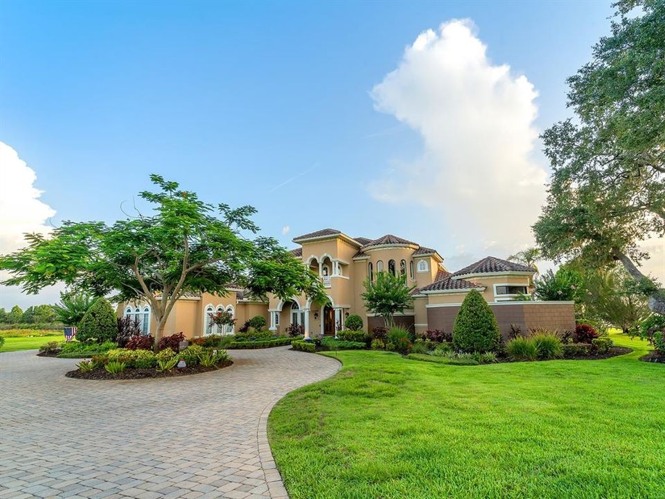 For Sale: $3,400,000 (5 beds, 5 baths, 7098 Square Feet)