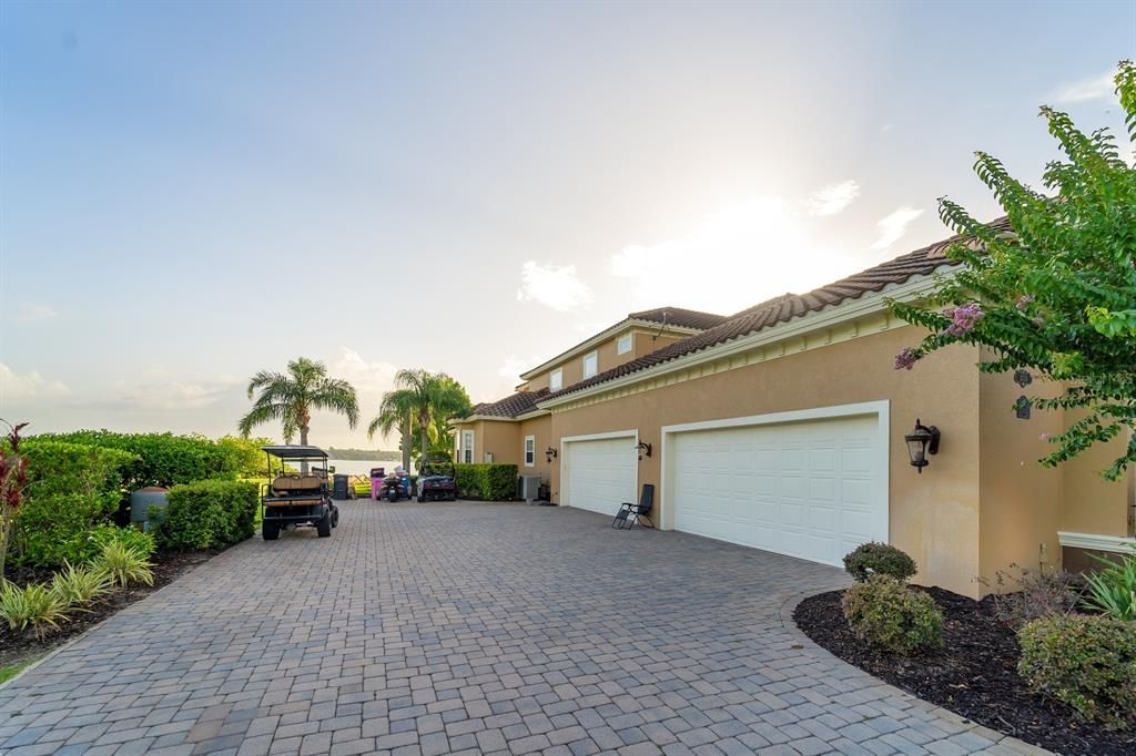 For Sale: $3,400,000 (5 beds, 5 baths, 7098 Square Feet)