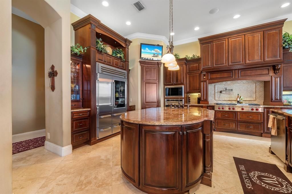 For Sale: $3,400,000 (5 beds, 5 baths, 7098 Square Feet)