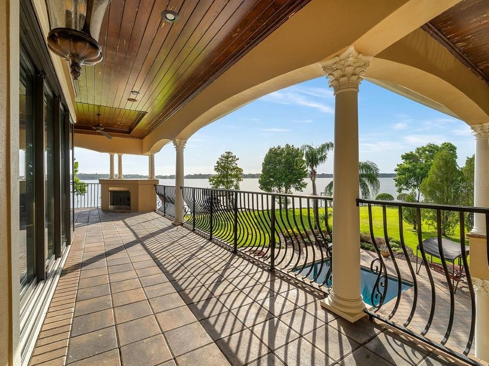 For Sale: $3,400,000 (5 beds, 5 baths, 7098 Square Feet)