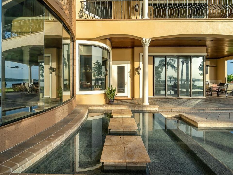 For Sale: $3,400,000 (5 beds, 5 baths, 7098 Square Feet)