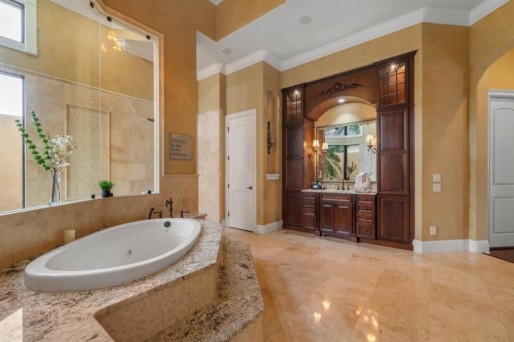 For Sale: $3,400,000 (5 beds, 5 baths, 7098 Square Feet)