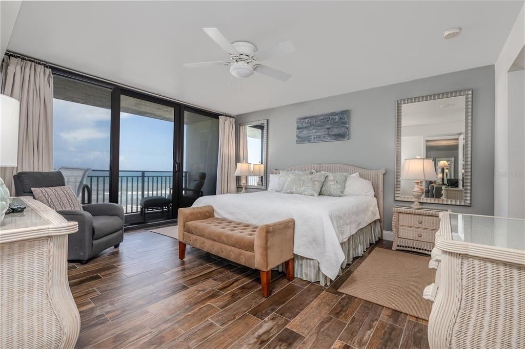 Active With Contract: $525,000 (2 beds, 2 baths, 1380 Square Feet)