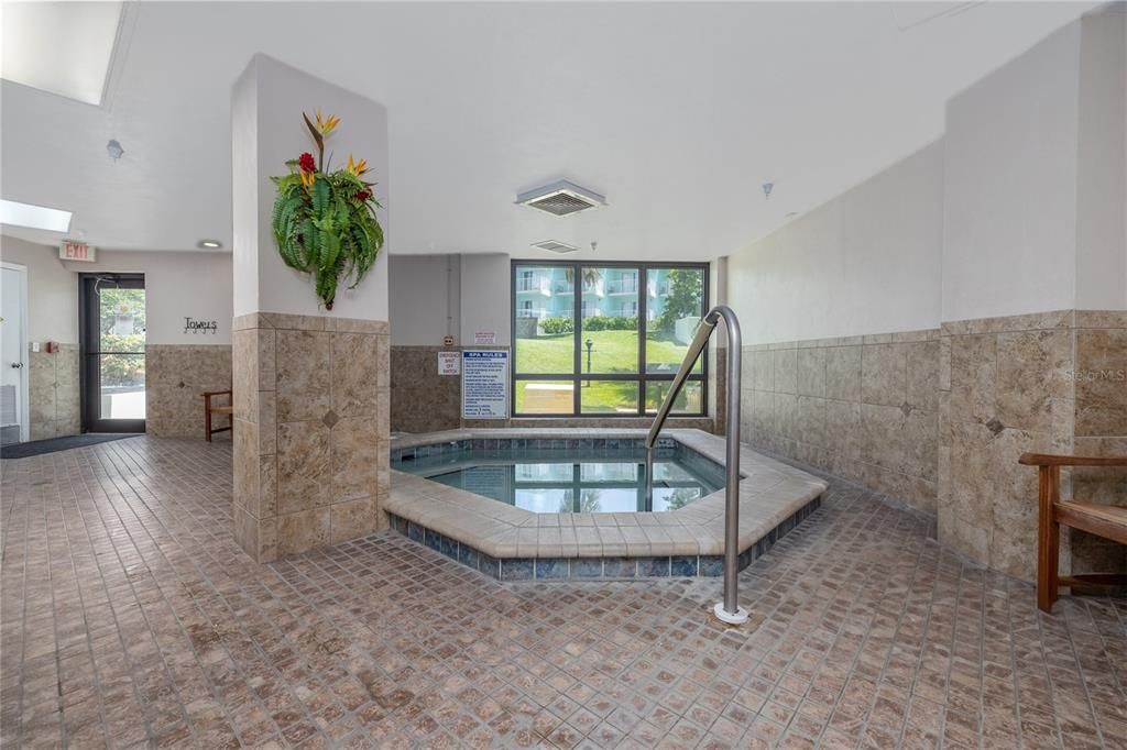 Active With Contract: $525,000 (2 beds, 2 baths, 1380 Square Feet)