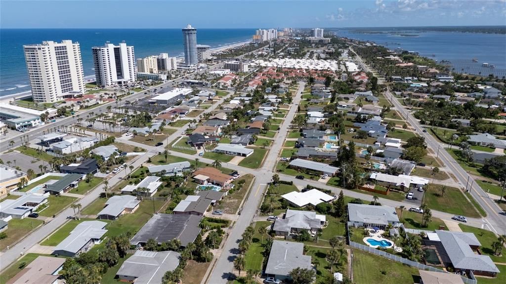 Active With Contract: $525,000 (2 beds, 2 baths, 1380 Square Feet)