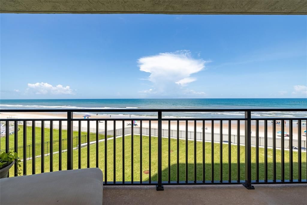 Active With Contract: $525,000 (2 beds, 2 baths, 1380 Square Feet)