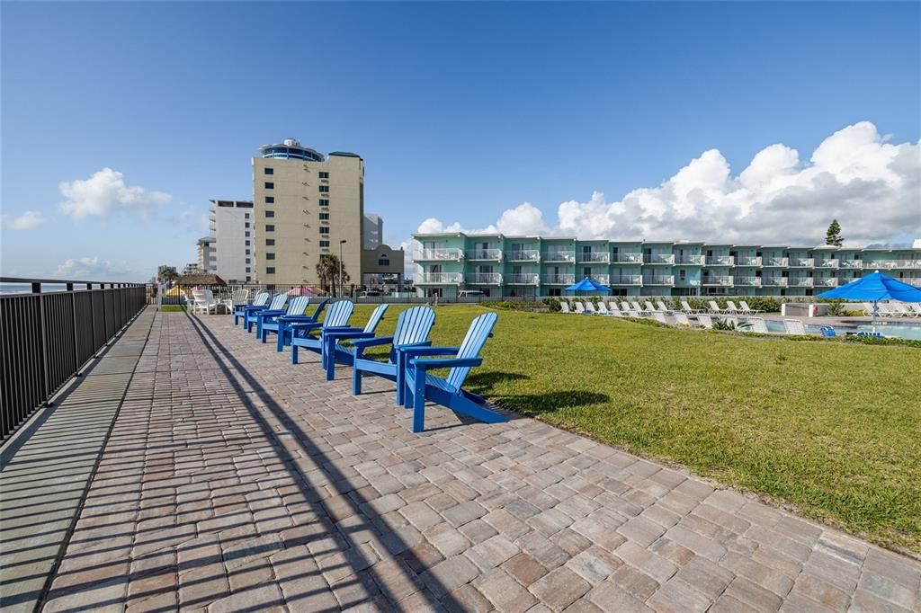 Active With Contract: $525,000 (2 beds, 2 baths, 1380 Square Feet)