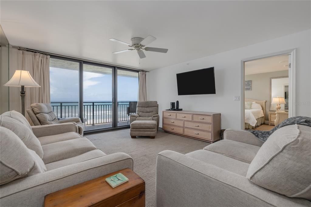 Active With Contract: $525,000 (2 beds, 2 baths, 1380 Square Feet)