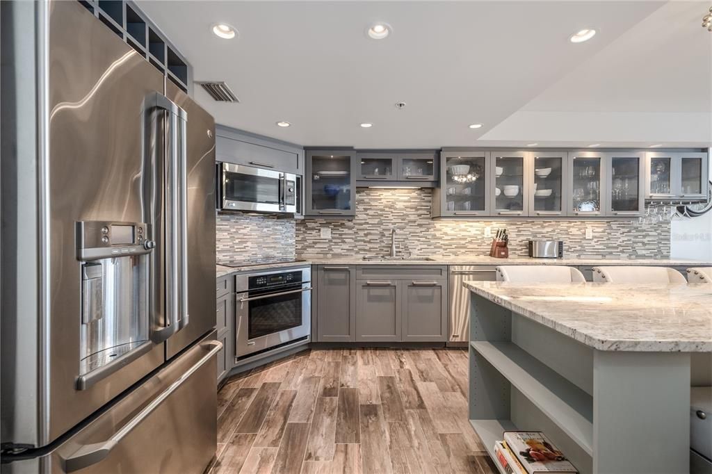 Active With Contract: $525,000 (2 beds, 2 baths, 1380 Square Feet)