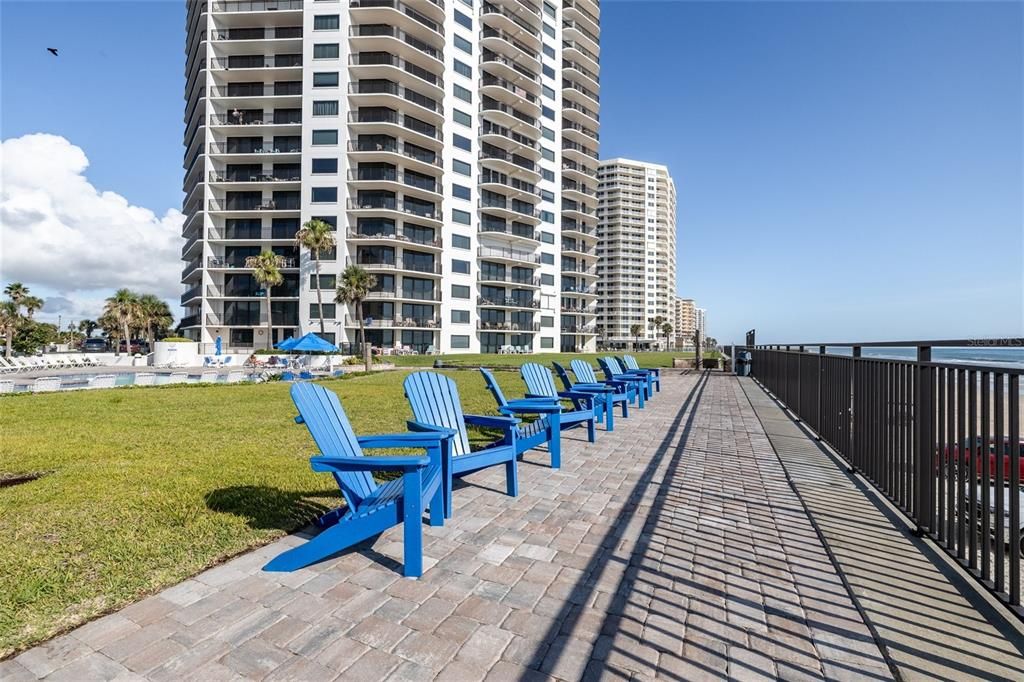 Active With Contract: $525,000 (2 beds, 2 baths, 1380 Square Feet)