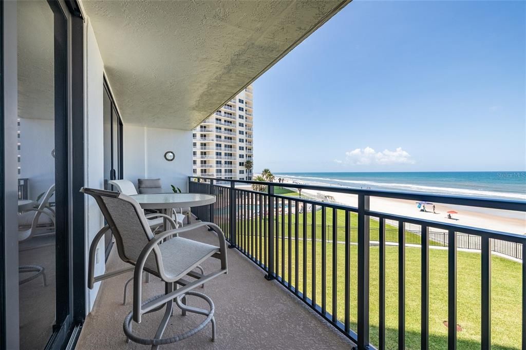 Active With Contract: $525,000 (2 beds, 2 baths, 1380 Square Feet)