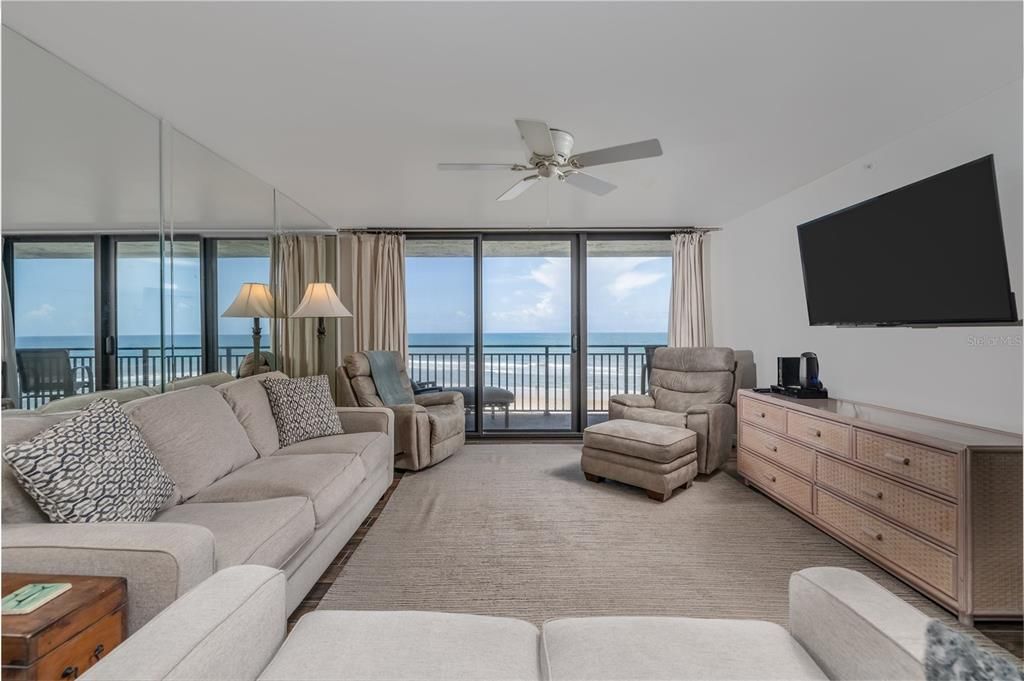 Active With Contract: $525,000 (2 beds, 2 baths, 1380 Square Feet)