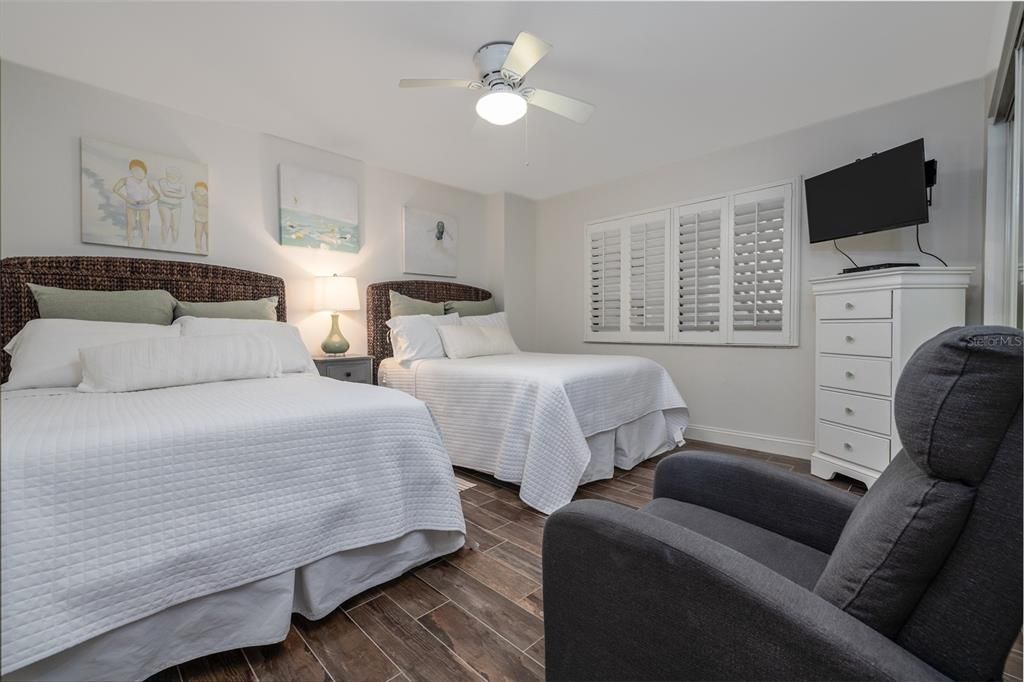 Active With Contract: $525,000 (2 beds, 2 baths, 1380 Square Feet)