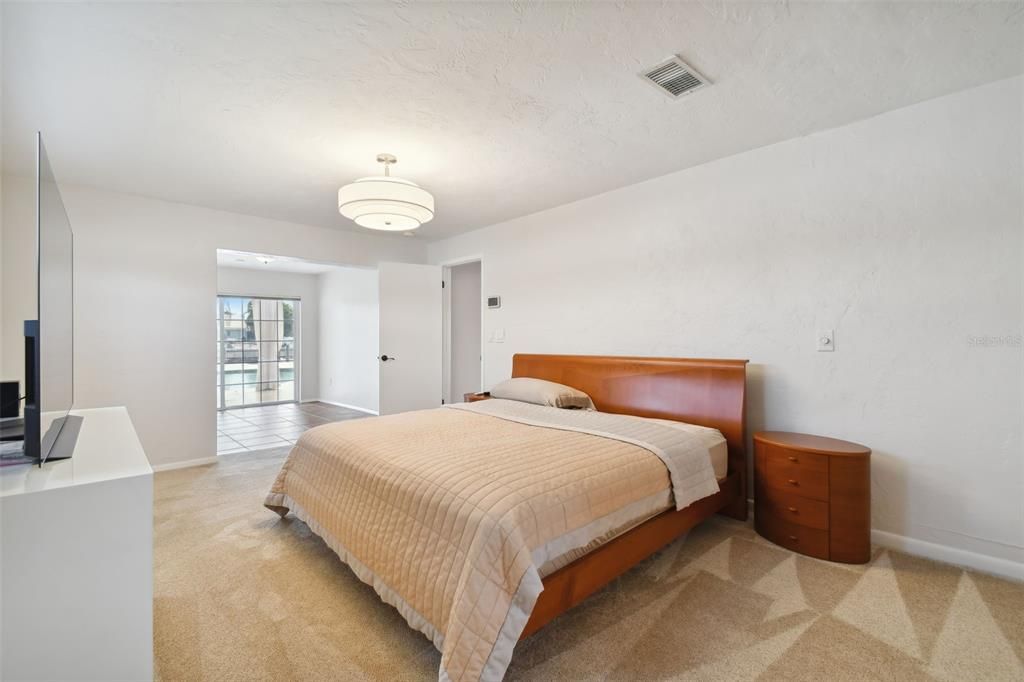 For Sale: $1,150,000 (4 beds, 2 baths, 2338 Square Feet)