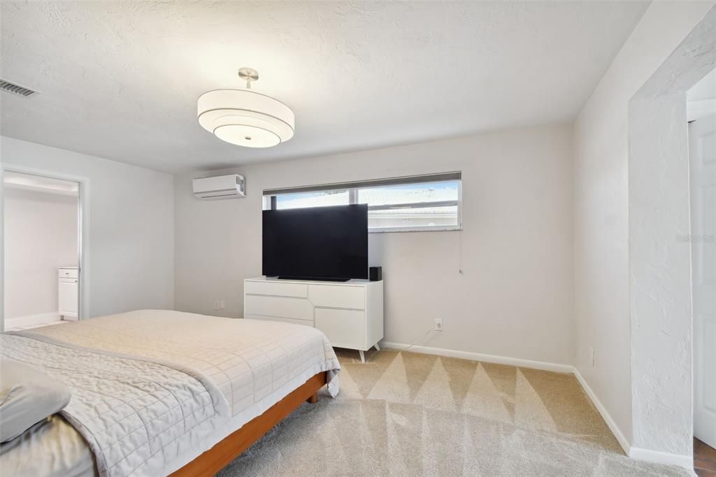 For Sale: $1,150,000 (4 beds, 2 baths, 2338 Square Feet)