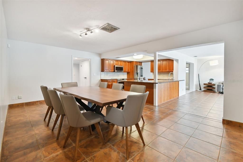 For Sale: $1,150,000 (4 beds, 2 baths, 2338 Square Feet)