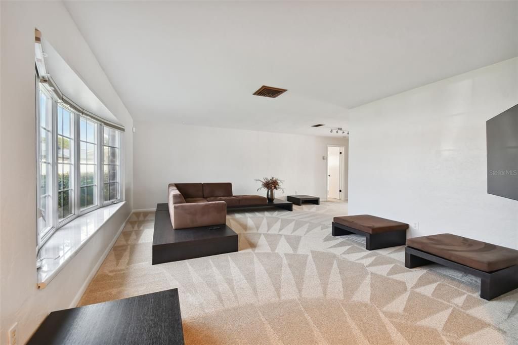 For Sale: $1,150,000 (4 beds, 2 baths, 2338 Square Feet)