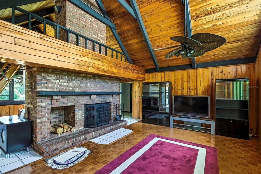 На продажу: $1,350,000 (3 спален, 2 ванн, 2393 Квадратных фут)