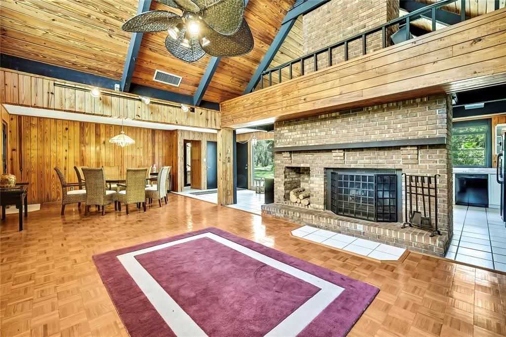 На продажу: $1,350,000 (3 спален, 2 ванн, 2393 Квадратных фут)