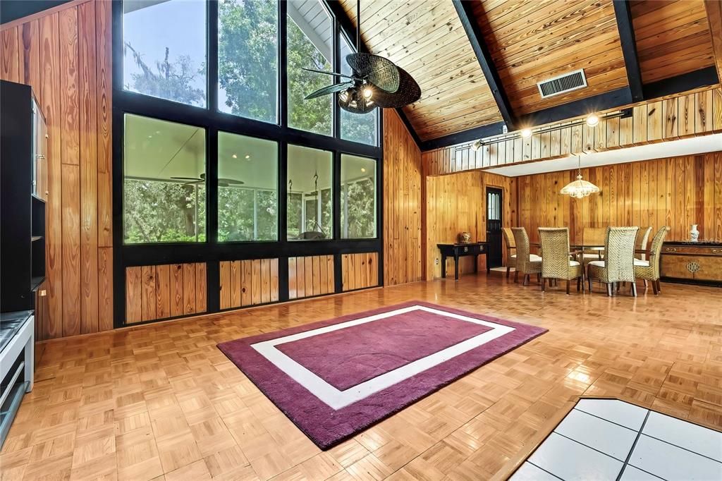 На продажу: $1,350,000 (3 спален, 2 ванн, 2393 Квадратных фут)