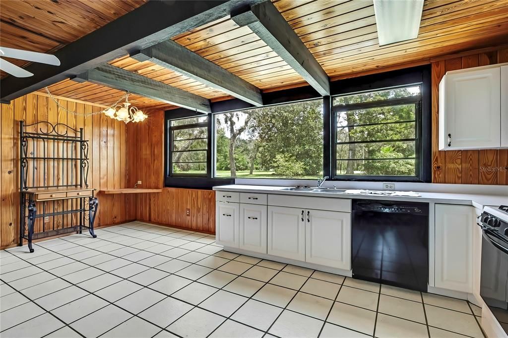 На продажу: $1,350,000 (3 спален, 2 ванн, 2393 Квадратных фут)