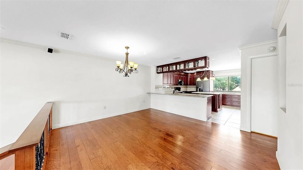 На продажу: $699,900 (2 спален, 2 ванн, 1750 Квадратных фут)