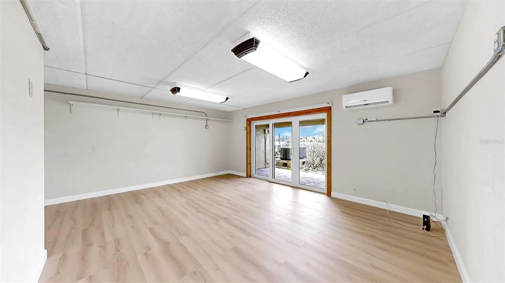 На продажу: $699,900 (2 спален, 2 ванн, 1750 Квадратных фут)