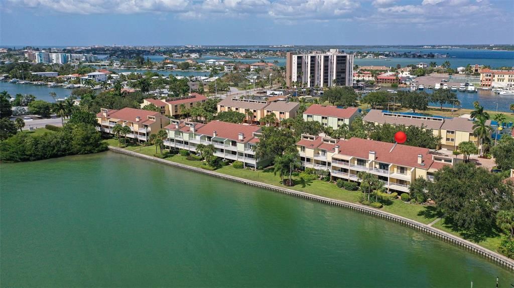 На продажу: $699,900 (2 спален, 2 ванн, 1750 Квадратных фут)