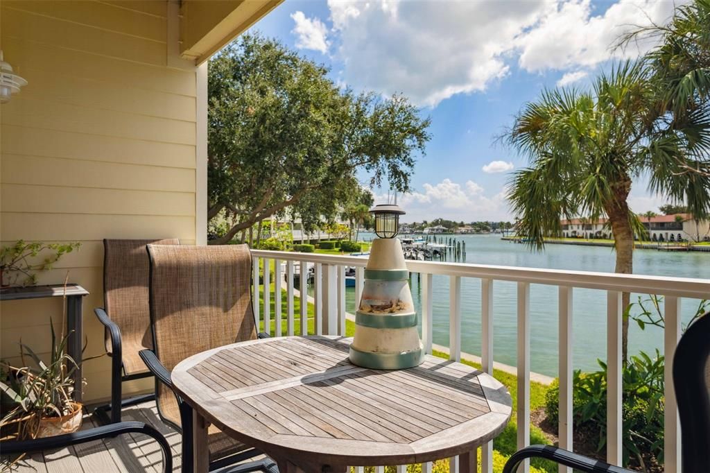 На продажу: $699,900 (2 спален, 2 ванн, 1750 Квадратных фут)