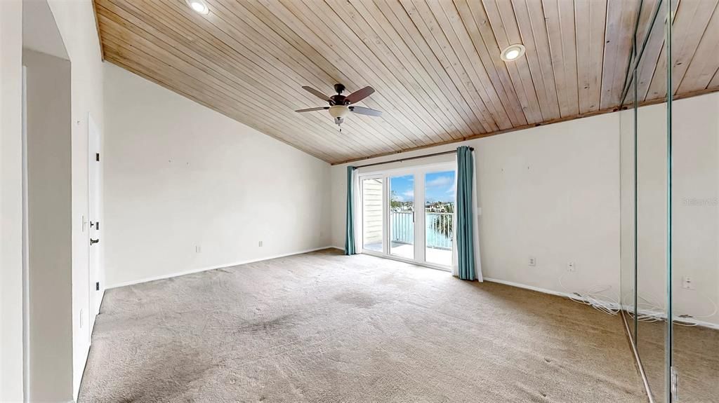 На продажу: $699,900 (2 спален, 2 ванн, 1750 Квадратных фут)