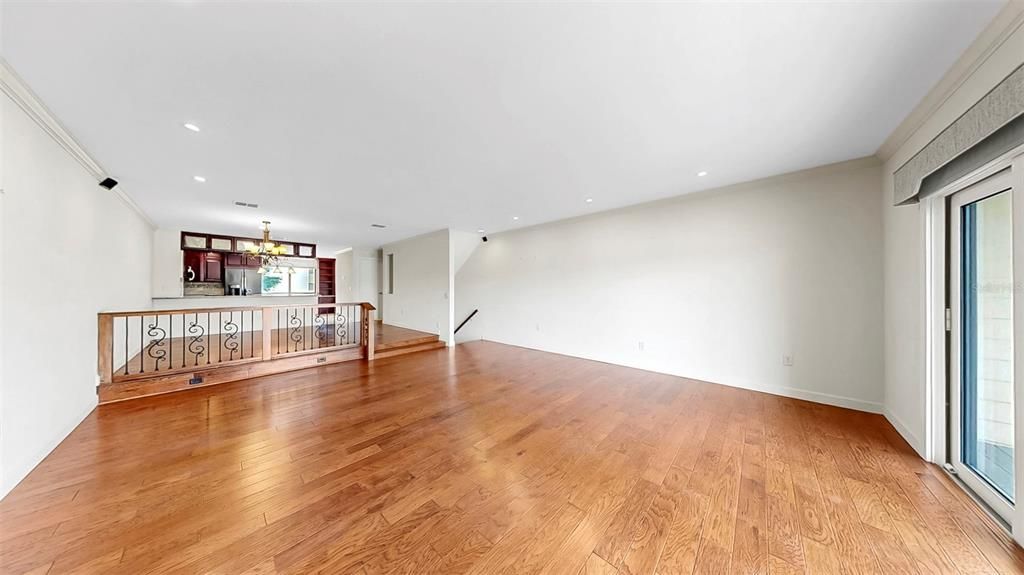 На продажу: $699,900 (2 спален, 2 ванн, 1750 Квадратных фут)