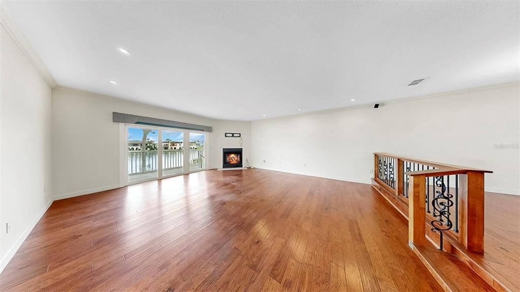 На продажу: $699,900 (2 спален, 2 ванн, 1750 Квадратных фут)