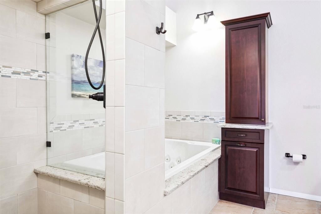 На продажу: $699,900 (2 спален, 2 ванн, 1750 Квадратных фут)